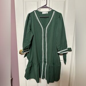 Mod Boutique Size L NWOT Dark Green Rick Rack Trim Dress